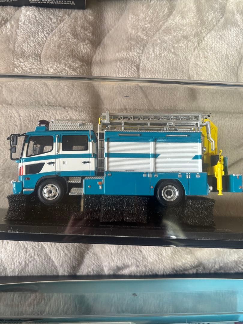 RAI'S 1/43 警察車両 ミニカー2台セット