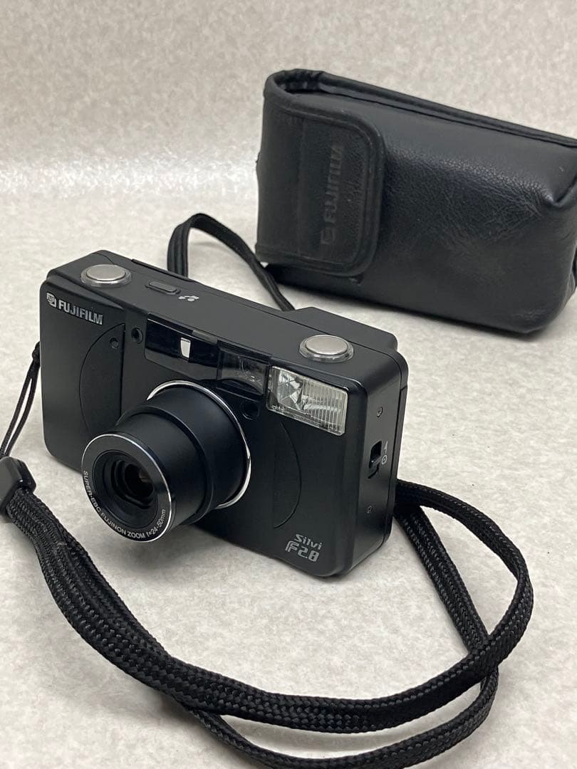 希少 FUJIFILM silvi F2.8 世界限定5000台フィルムカメラ □美品
