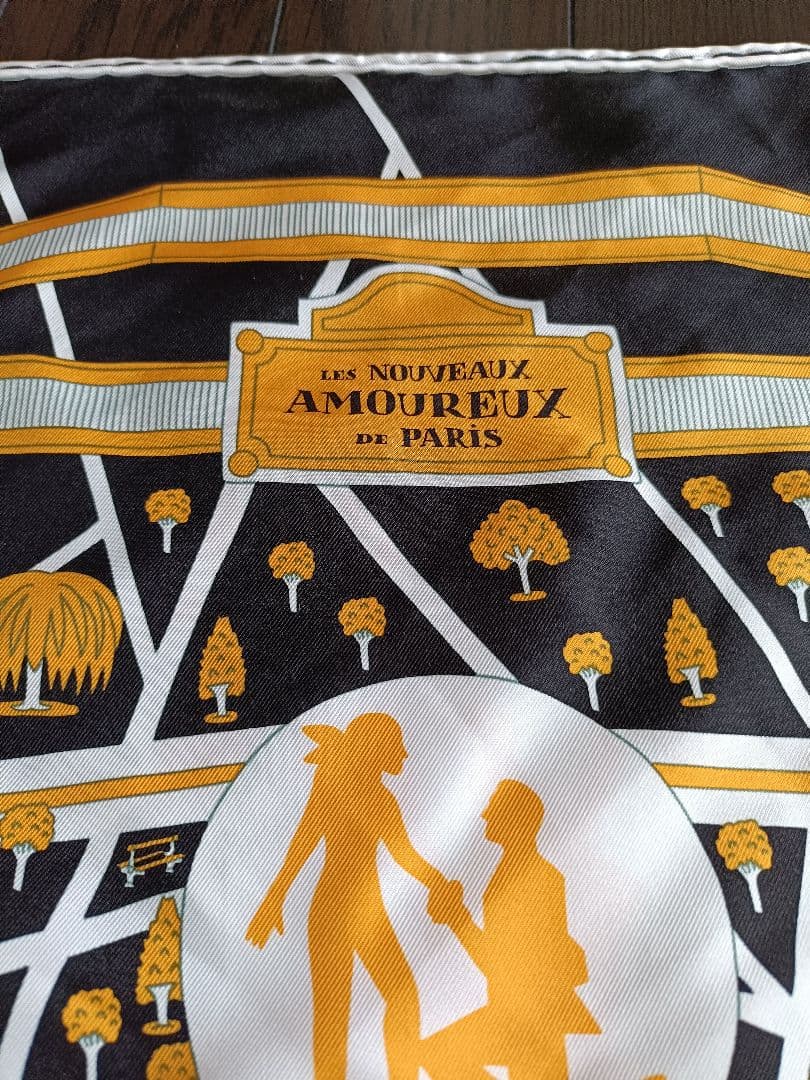 エルメス 　カレ　パリの恋人たち