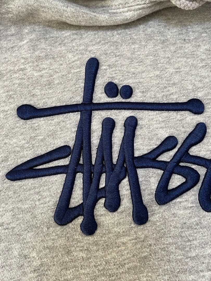 Stussy グレー 刺繍 フード付きパーカー Ｌサイズ
