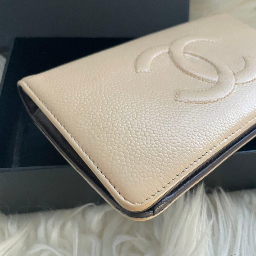 シャネル CHANEL 二つ折り 財布 ココマーク ベージュ キャビアスキン