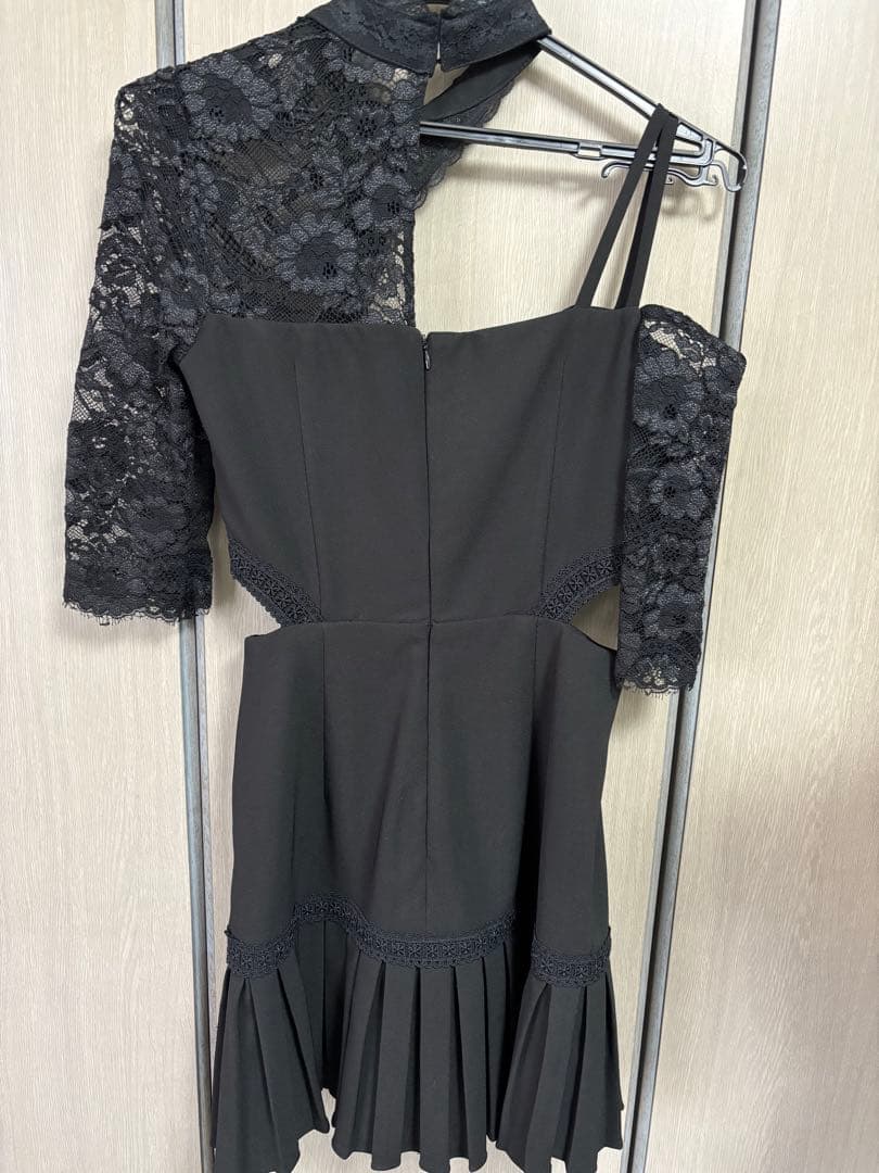 an アン キャバドレス バストスピンドル アシメ