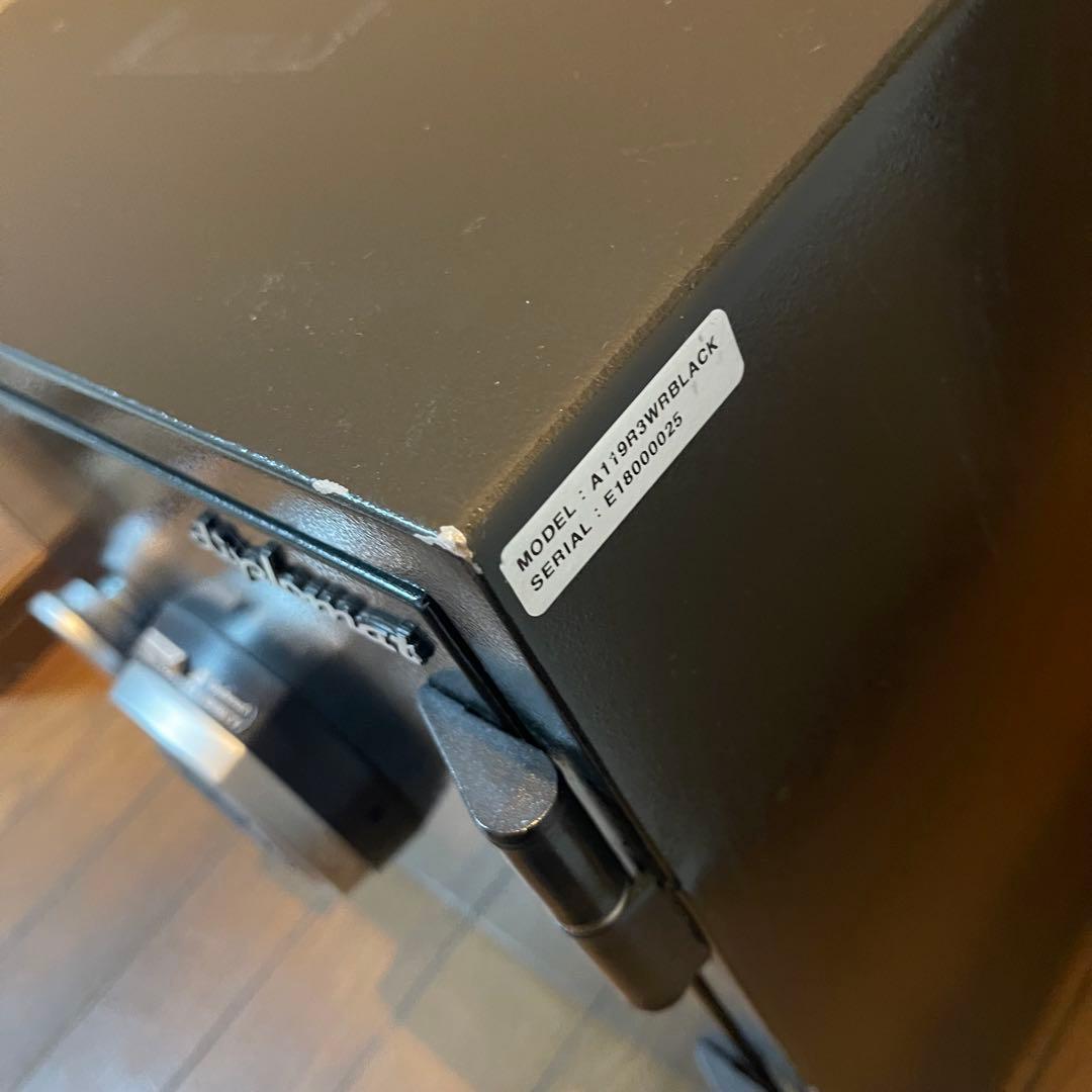 現地引渡し。diplomat 電子ロック 金庫 - メルカリ