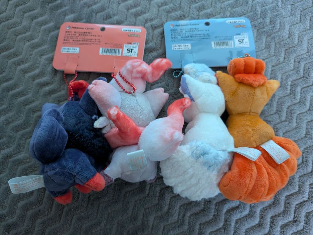 磁石でくっつくペアマスコット にたものどうし ゾロア＆ヒスイゾロア　ロコン