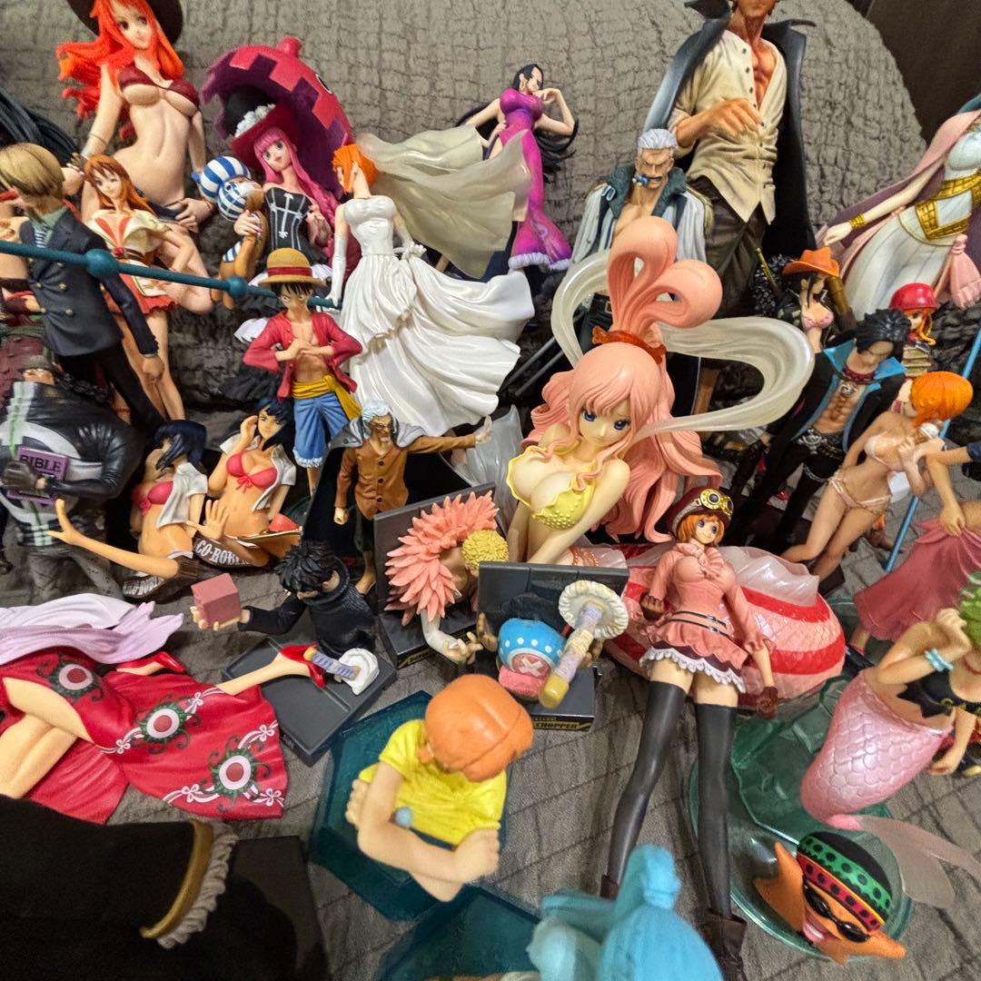 《大幅値下げ》ワンピース　フィギュア　箱無し　50体以上まとめ売り　売切希望