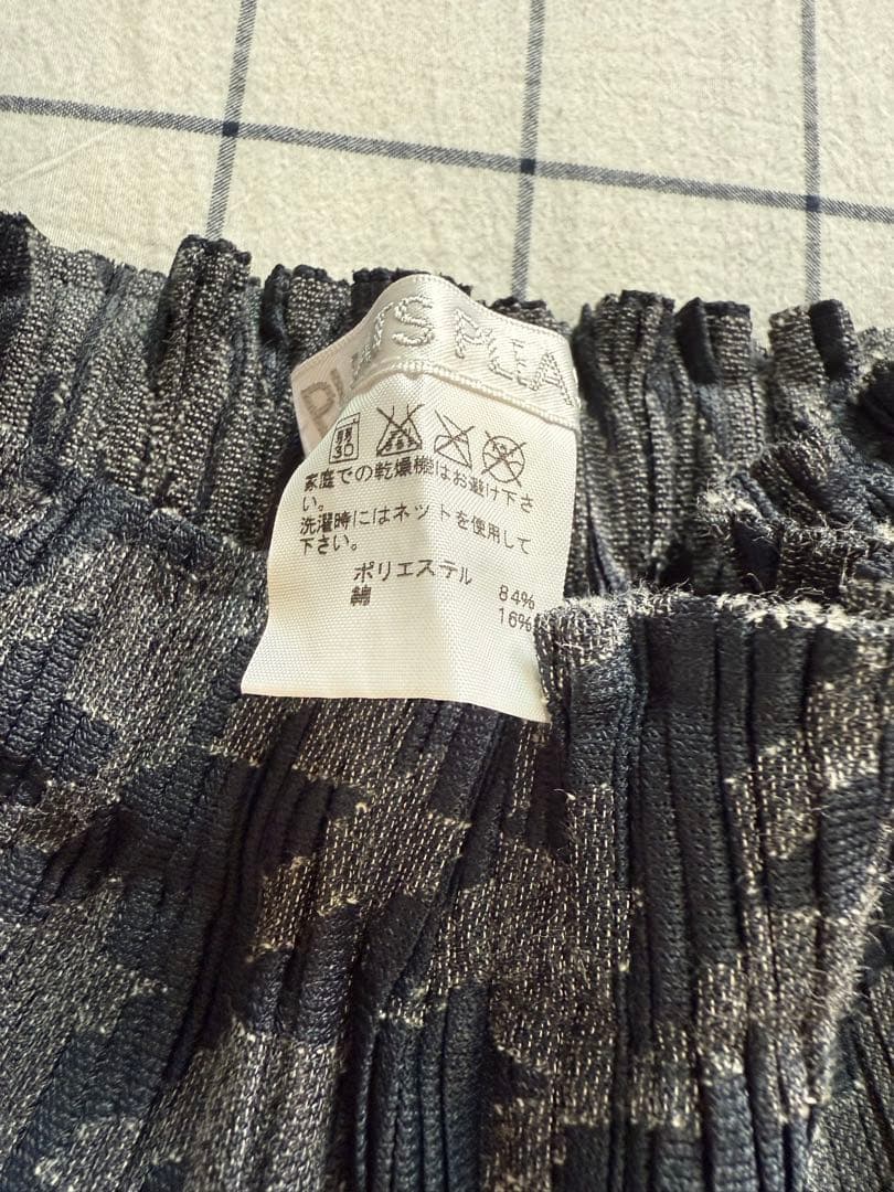 イッセイミヤケ　千鳥柄プリーツスカート ひざ丈　サイズ4