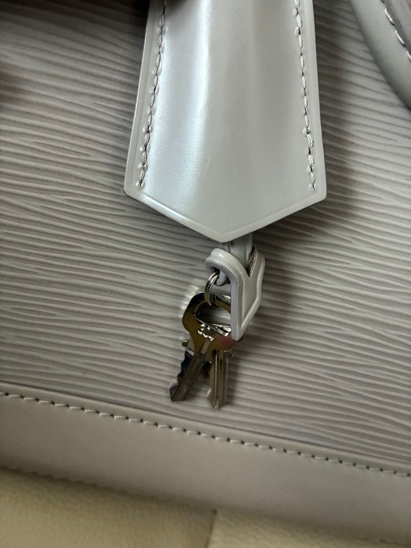 本日限定値下げ　ルイヴィトン エピ バッグ ショルダーベルトセット