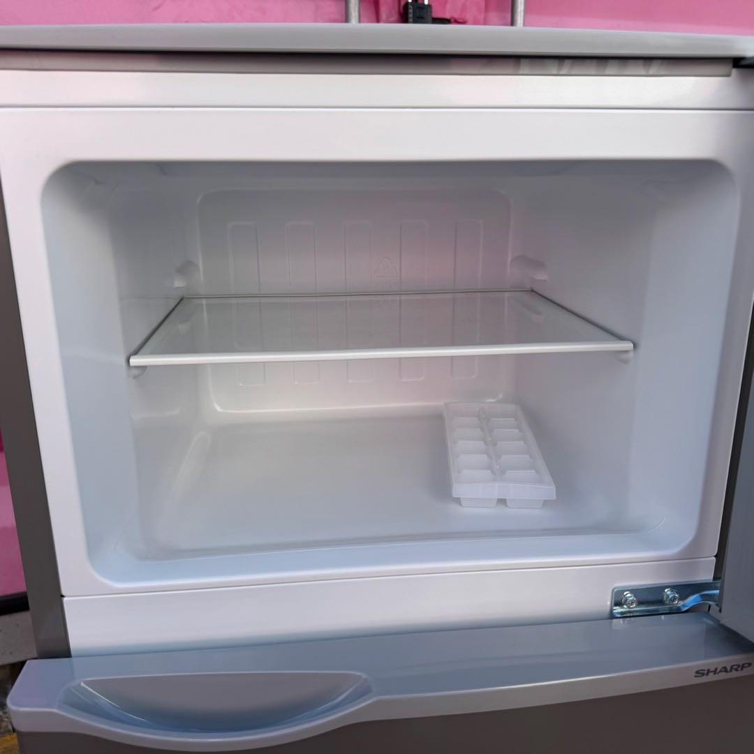 ZH02★2023年製★シャープ　冷蔵庫　一人暮らし　シルバー　家電