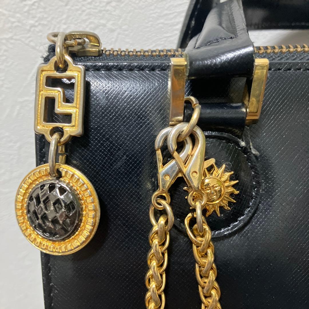 ジャンニヴェルサーチ　サンバースト　ハンドバッグ　レザーw12