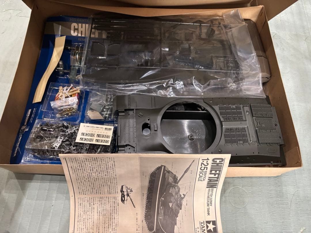 1/25　イギリス陸軍中戦車チーフテン