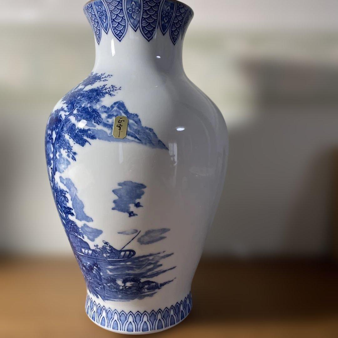 有田焼 青白磁山水画花瓶(西峰作) - メルカリ