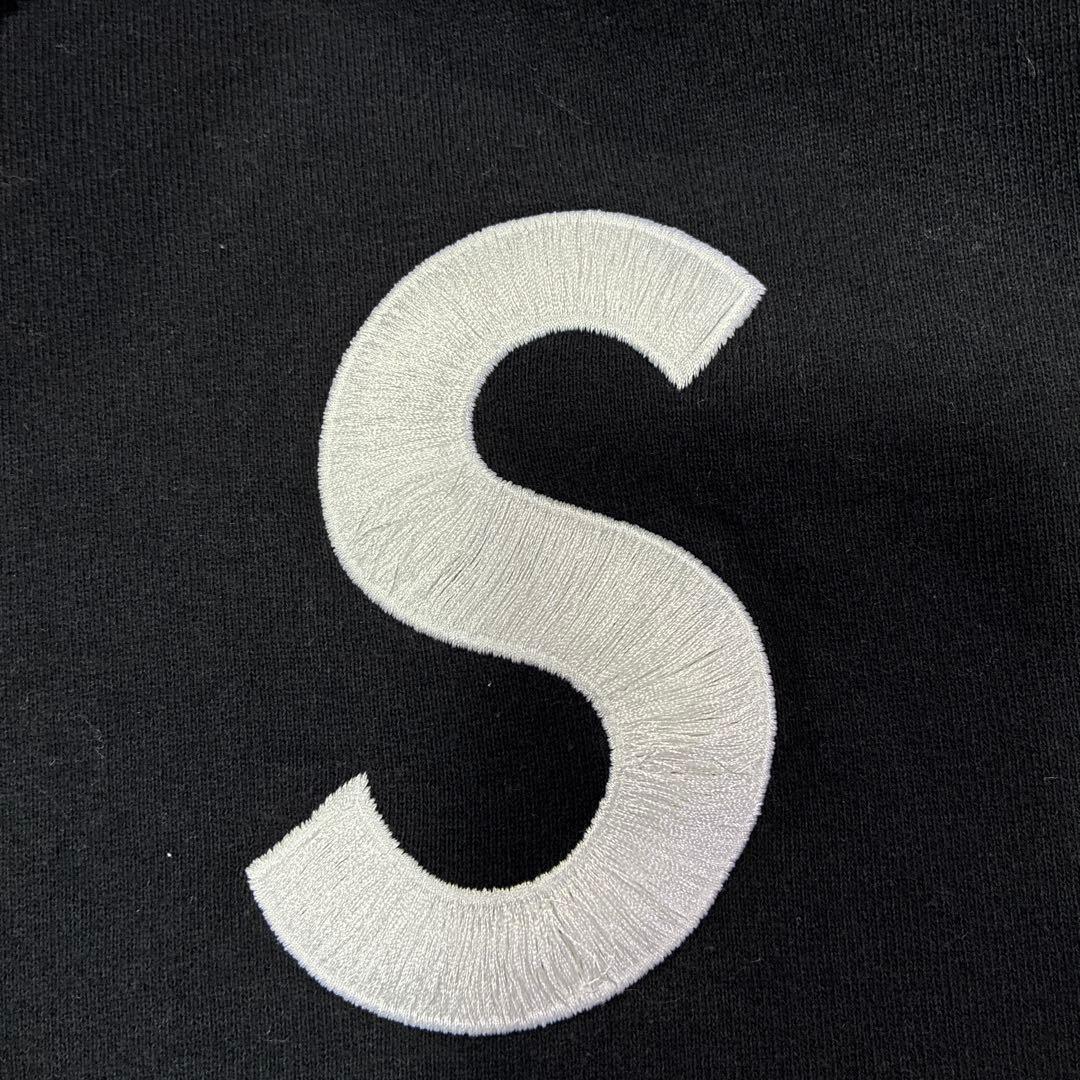 supreme シュプリーム　パーカー