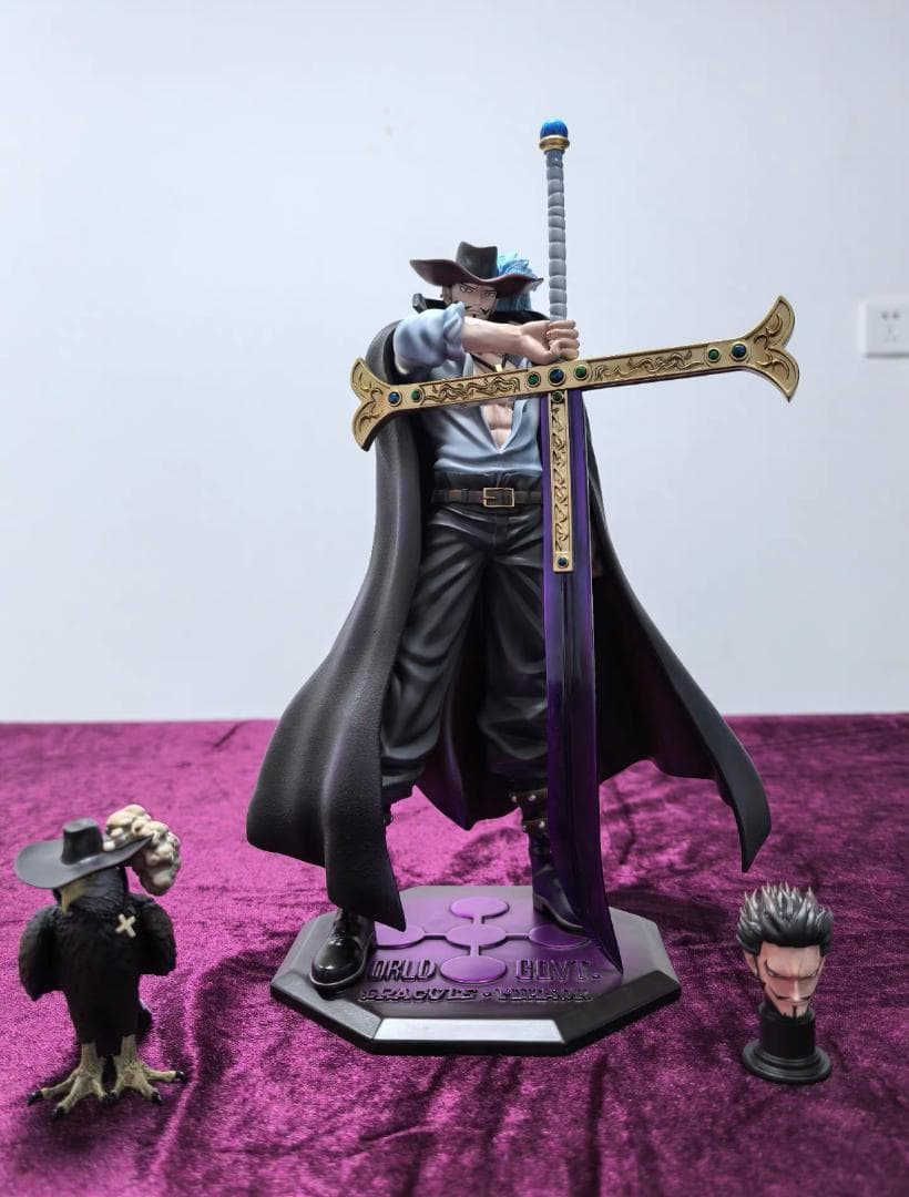 ワンピース 王下七武海 鹰目 ジュラキュール·ミホーク 彫刻フィギュアD