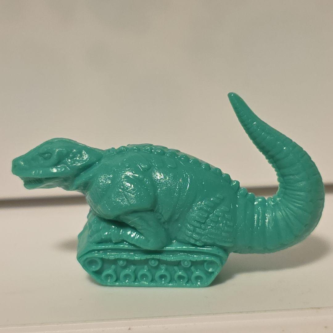 恐竜戦車 フィギュア 消しゴム レトロ レア ウルトラマン 怪獣 昔 希少