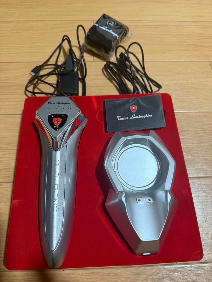 トニーノ・ランボルギーニ 美顔器 シルバー 新庄が認めた美顔器、発売2週間で即完売】世界初トニーノ