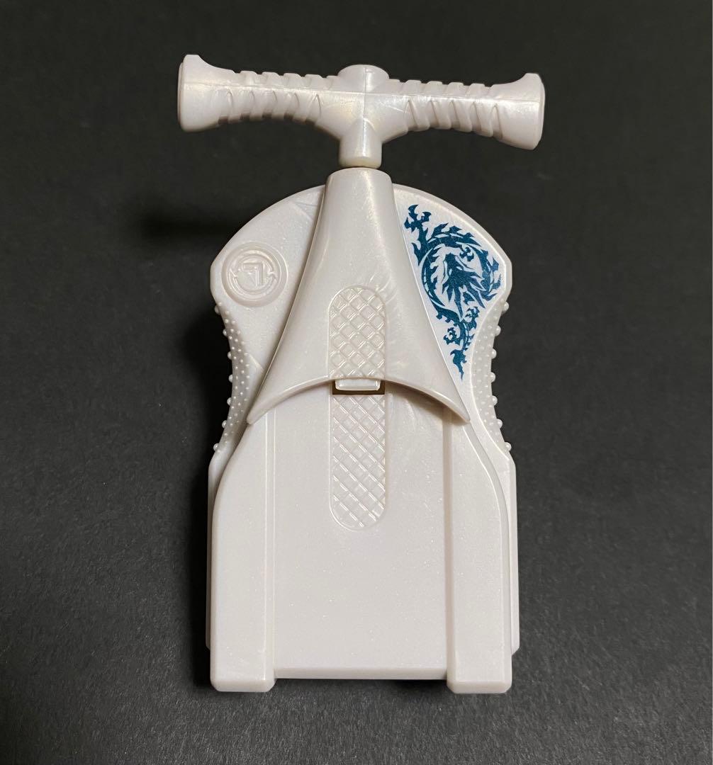 メタルファイトベイブレード ベイランチャーL（ホワイト） - メルカリ