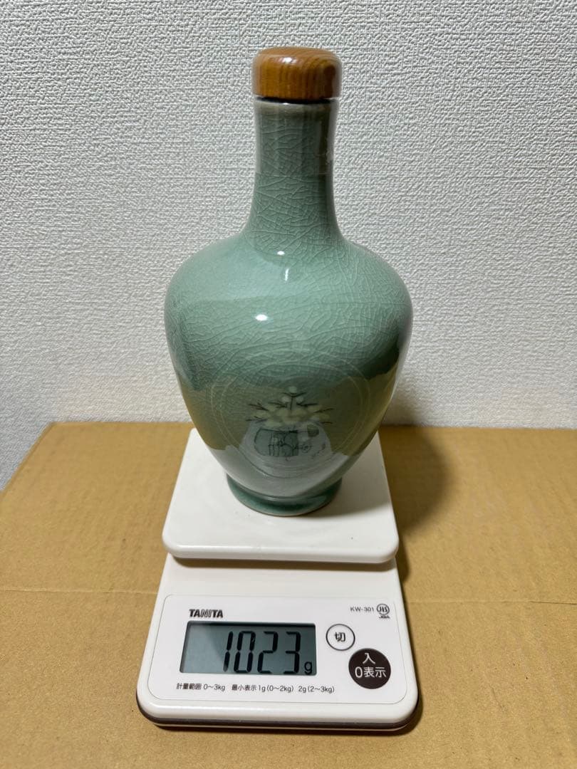 古酒未開栓ニッカ ウイスキー 高麗青磁雲鶴草華文様象嵌ボトル青
