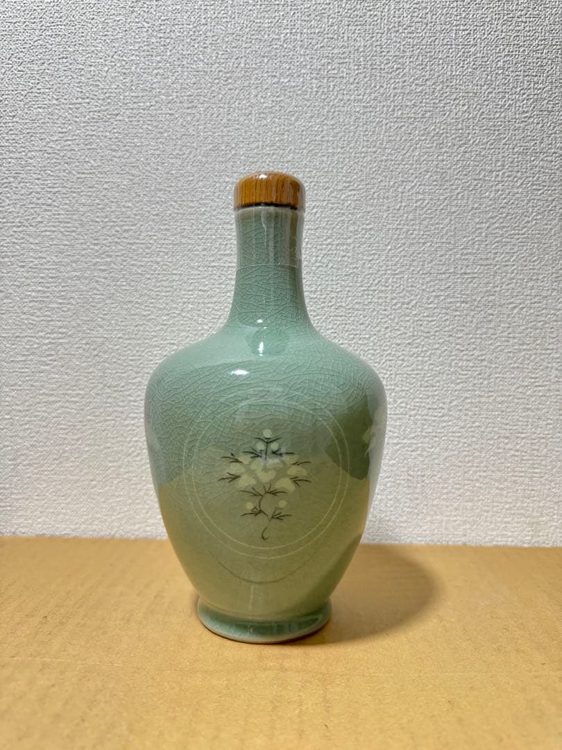 古酒未開栓ニッカ ウイスキー 高麗青磁雲鶴草華文様象嵌ボトル青峯 陶器ボトル 新着食品・飲料・酒 - ニッカ ウイスキー 特選 高麗青磁 雲鶴草花文様