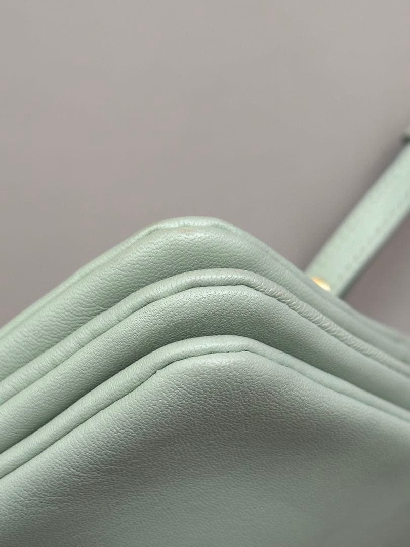 CELINE セリーヌ トリオ　ピスタチオグリーン