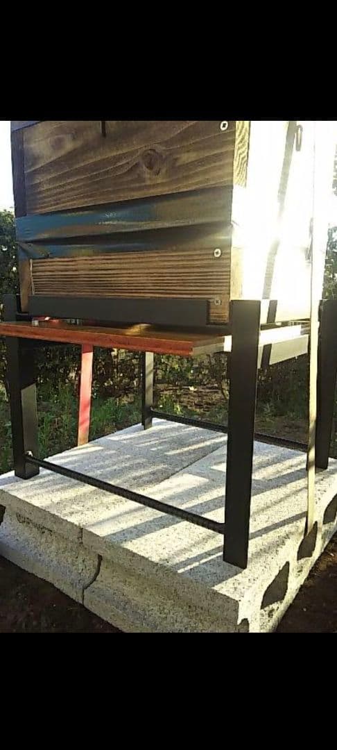 重箱式巣箱台　２９０ミリ用　ニホンミツバチ　鉄製台