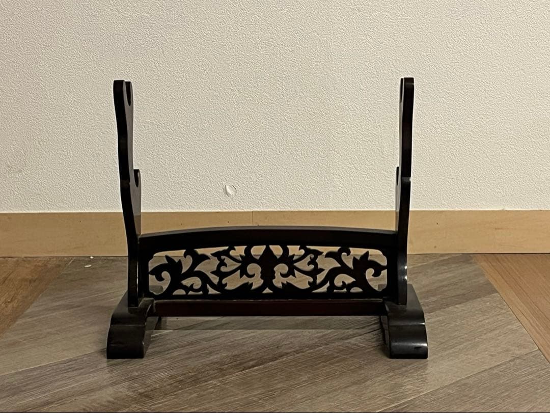 木製 無垢材 透かし 二本掛用 刀掛け 武具 刀装具