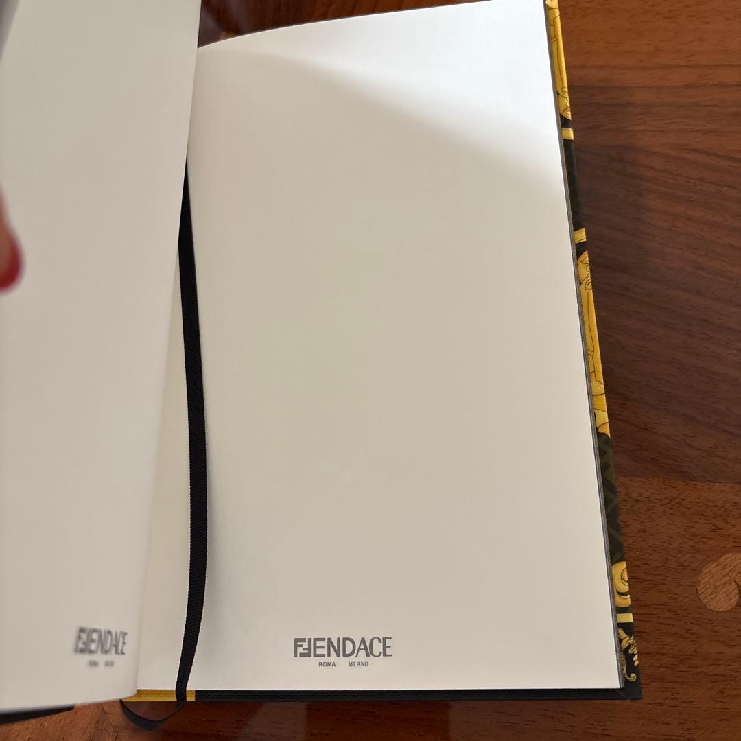 FENDI ノートセット 4冊入り FENDI ノートセット 4冊入り