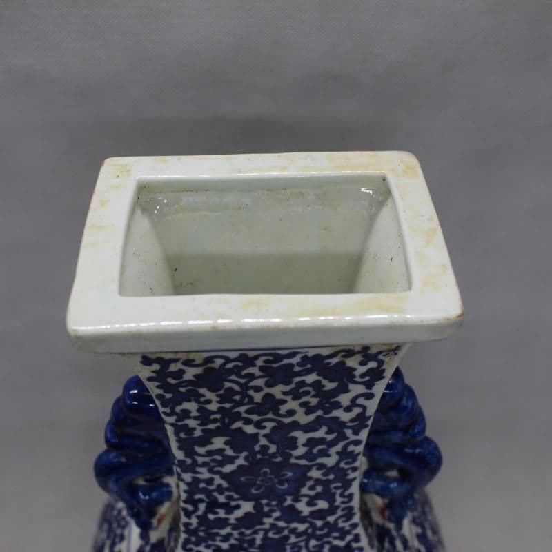 清乾隆青花纏枝松竹梅竜耳四方瓶 景徳鎮 陶磁器 装飾品