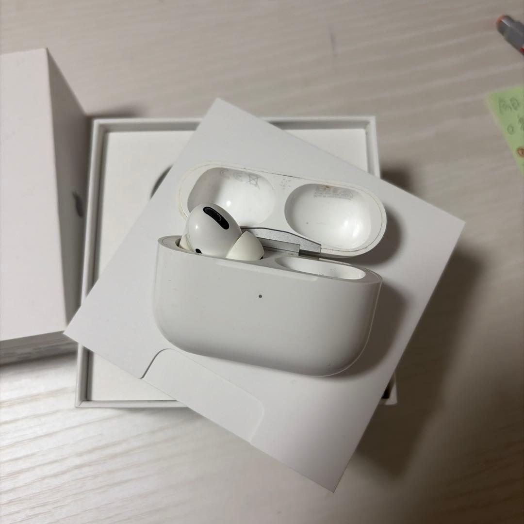 AirPods Pro 本体 ホワイト 片耳だけ - メルカリ