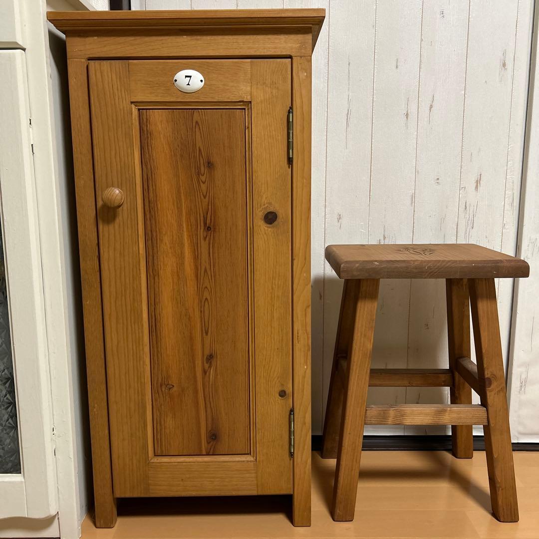 カントリーキャビネット　本棚