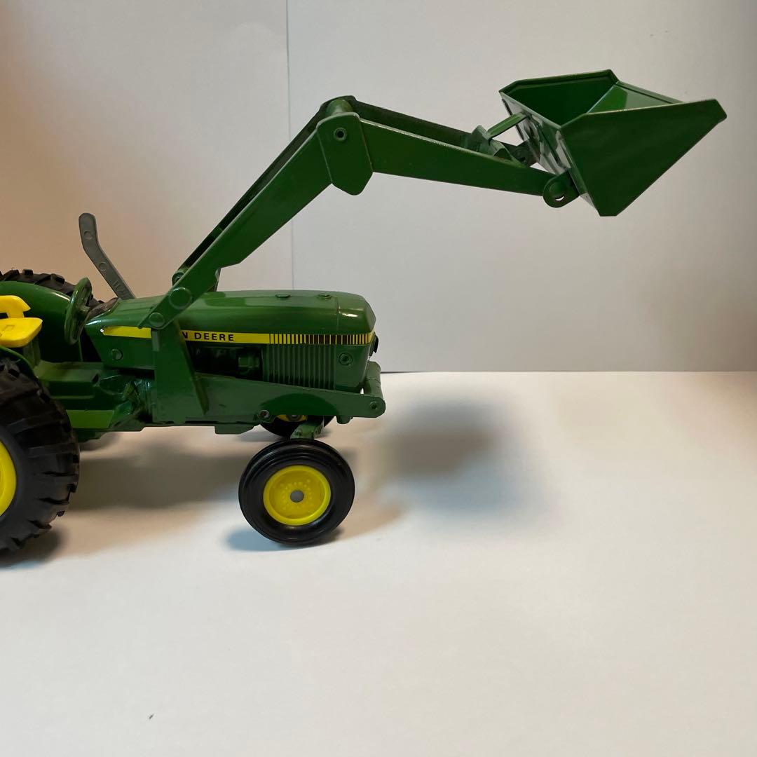 2211.ジョンディアトラクターJD2010 1/16ミニカー