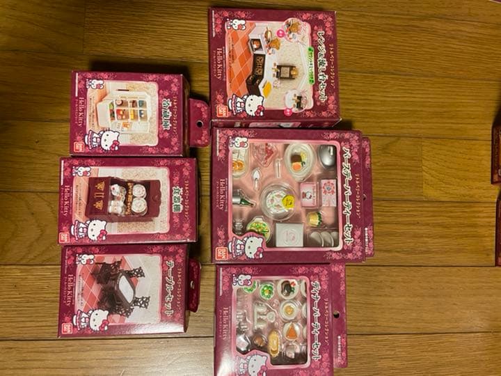 リトルベリーコレクション　Hello kitty ドールハウス