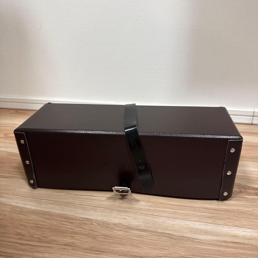 アライア シューズボックス ストラップ付き 牛革 収納ケース alaia