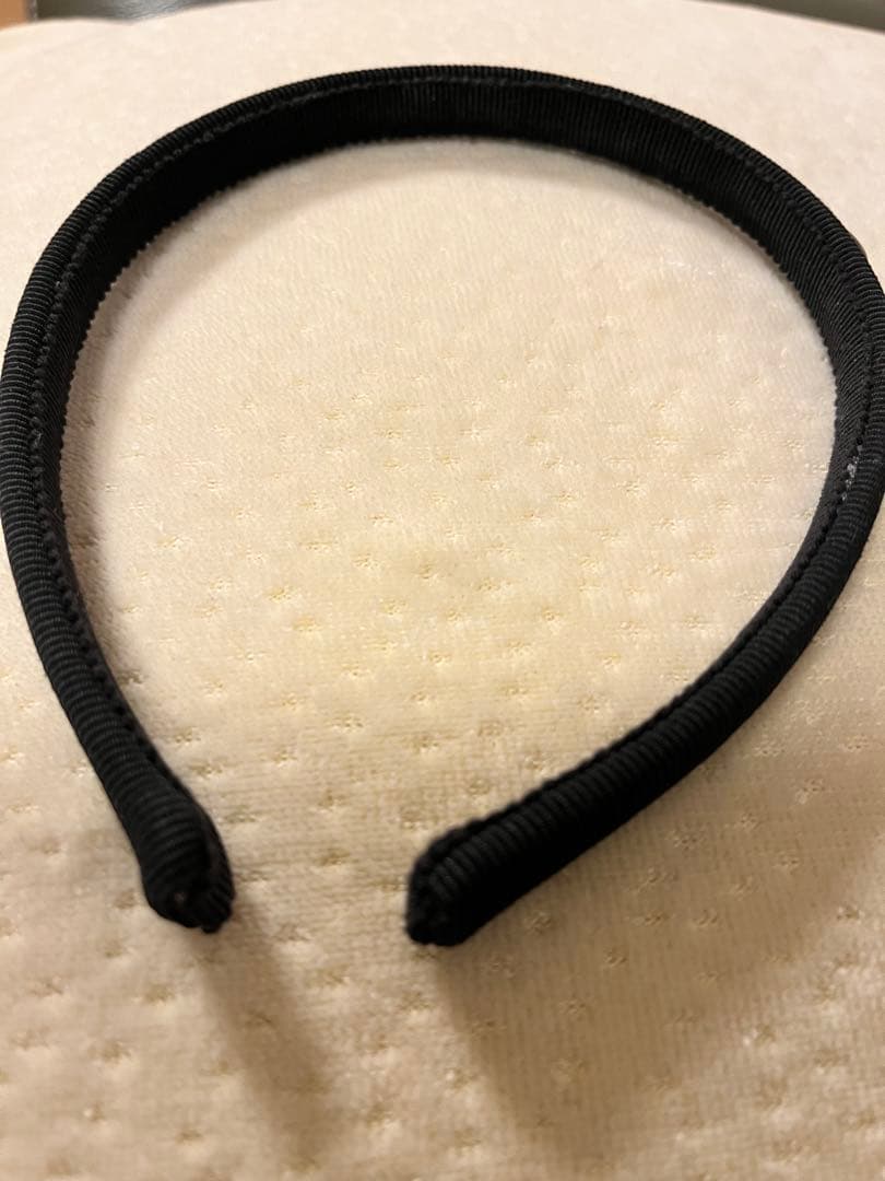 フェラガモ　♡ 美品　カチューシャ　シルバー金具3個