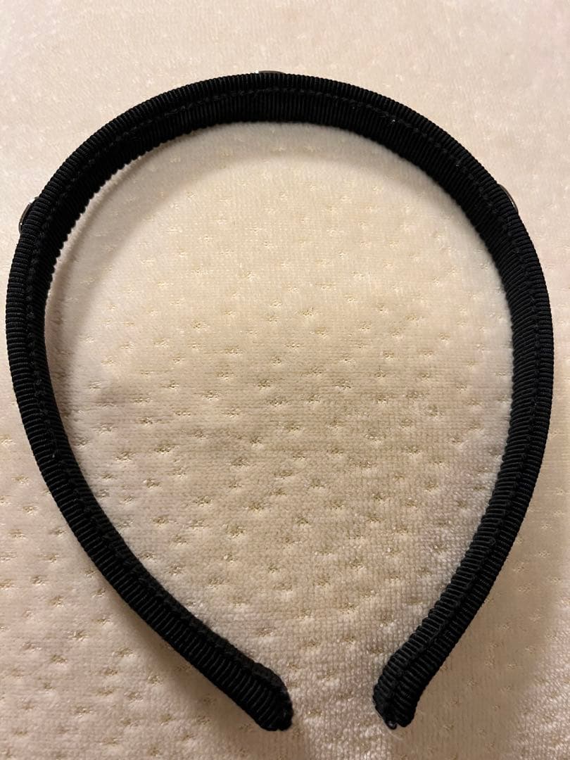 フェラガモ　♡ 美品　カチューシャ　シルバー金具3個