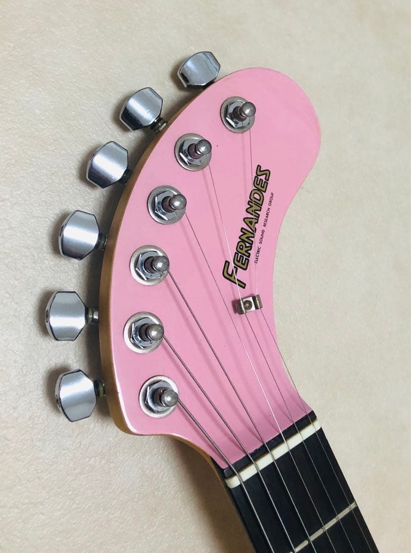 【美品】ZO-3 ピンク アンプ内蔵ミニギター ヘッドフォン端子付