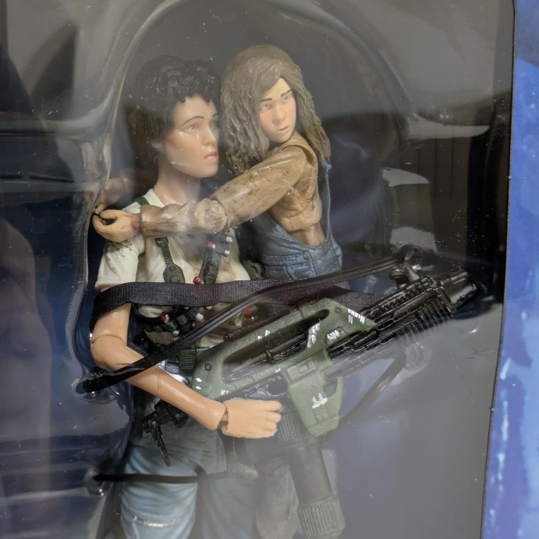 エイリアン30周年記念　ニュート救出作戦　2体組　箱付き・未開封　NECA