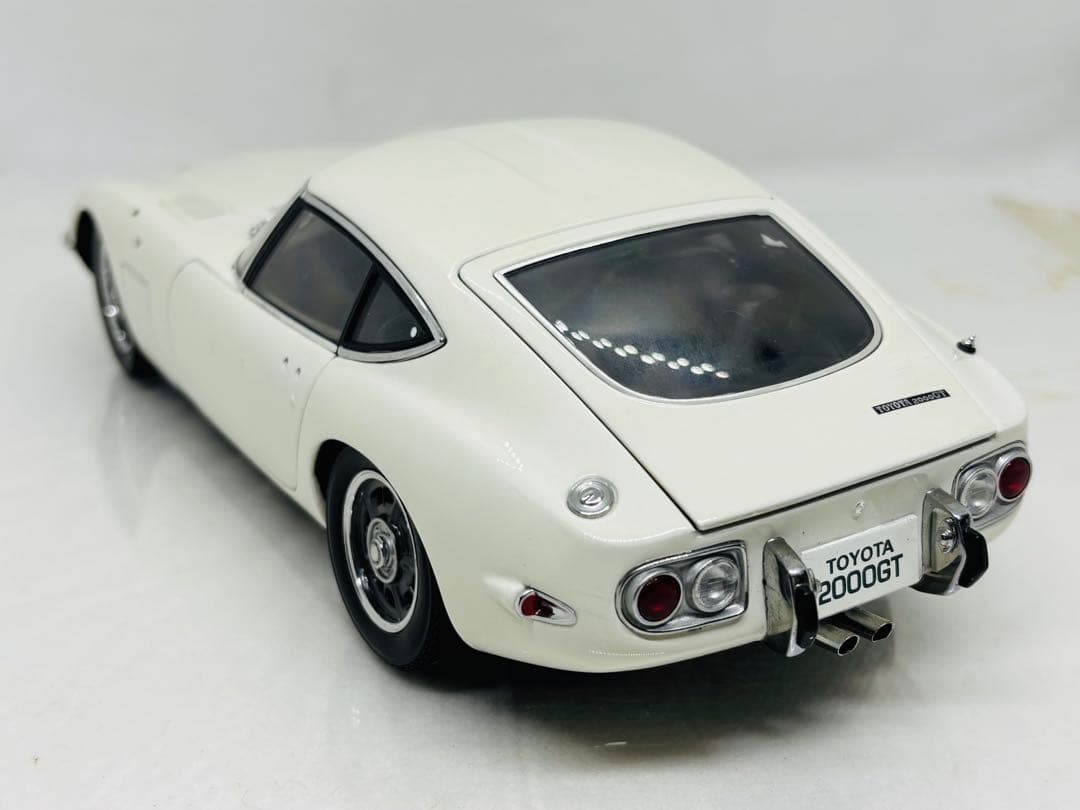 た*し様 1/18 AUTOart オートアートTOYOTA 2000GT大型モ