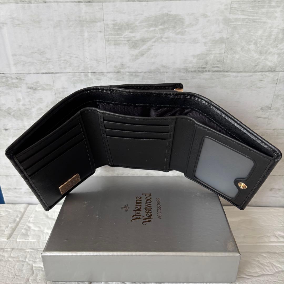 ヴィヴィアンウェストウッド　オーブロゴ輝く 上質レザー　三つ折財布 黒