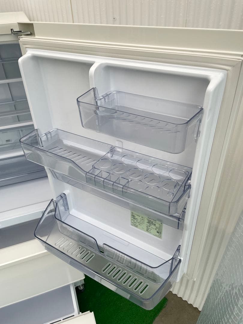 902アクア おしゃれホワイト 3ドア冷蔵庫 272L 高年式 右開き 高さ低め