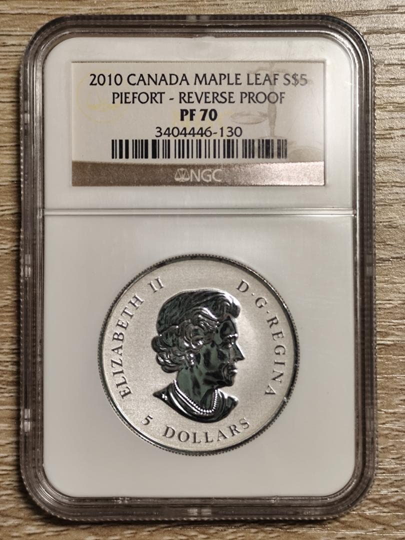 幻の初期仕様】NGC PF70☆2010 カナダ メイプルリーフ 銀貨 - メルカリ