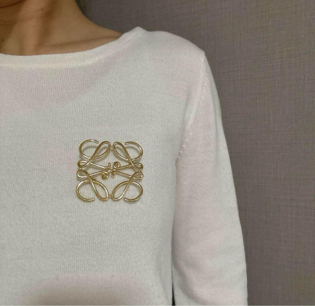 アナグラムブローチ LOEWE ロエベ ゴールド - メルカリ
