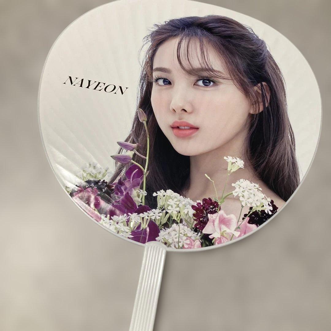 TWICE NAYEON ナヨン うちわ 2点 - メルカリ