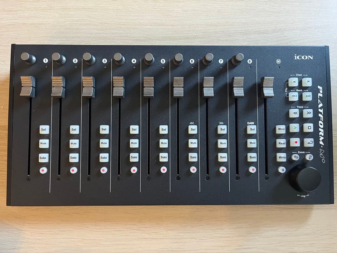 iCON PLATFORM M+ フィジカルコントローラー アイコン ムービング
