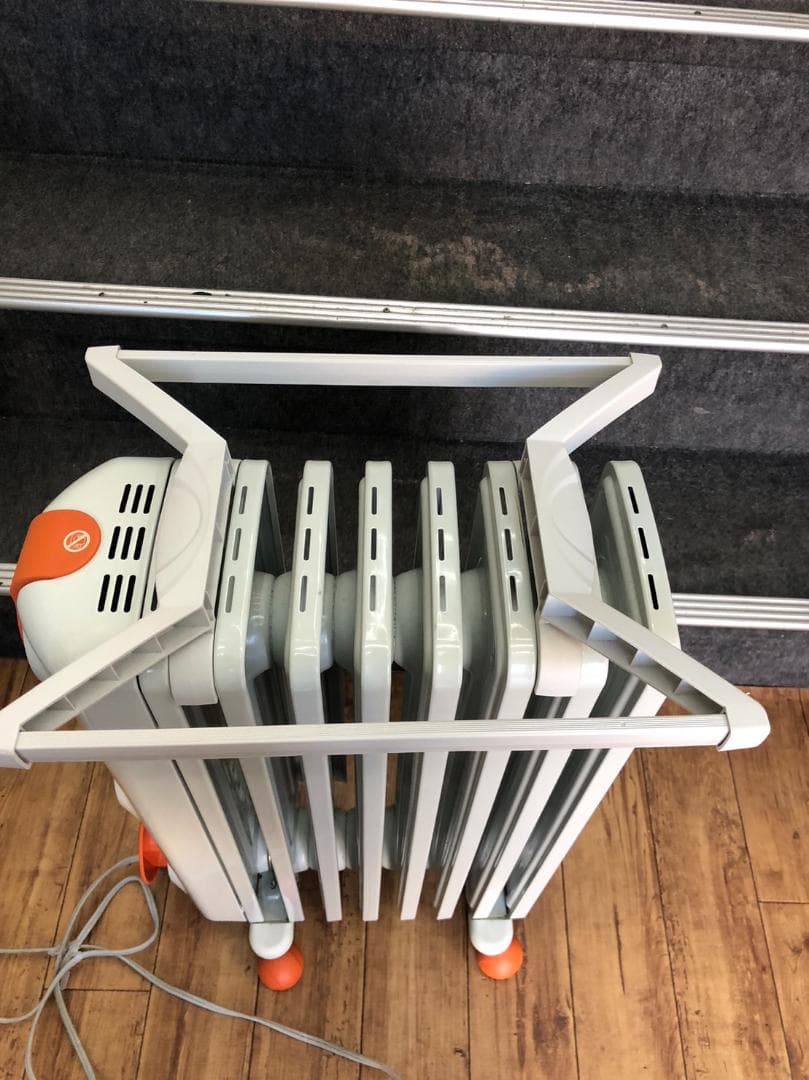 福岡市限定】オイルヒーター デロンギ 暖房器具【安心の3ヶ月保証】