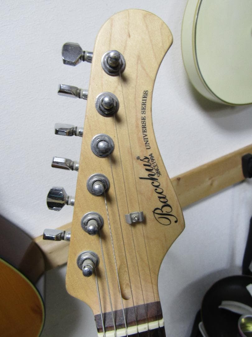 エレキギター Bacchus バッカス ストラトタイプ まぁまぁ美品