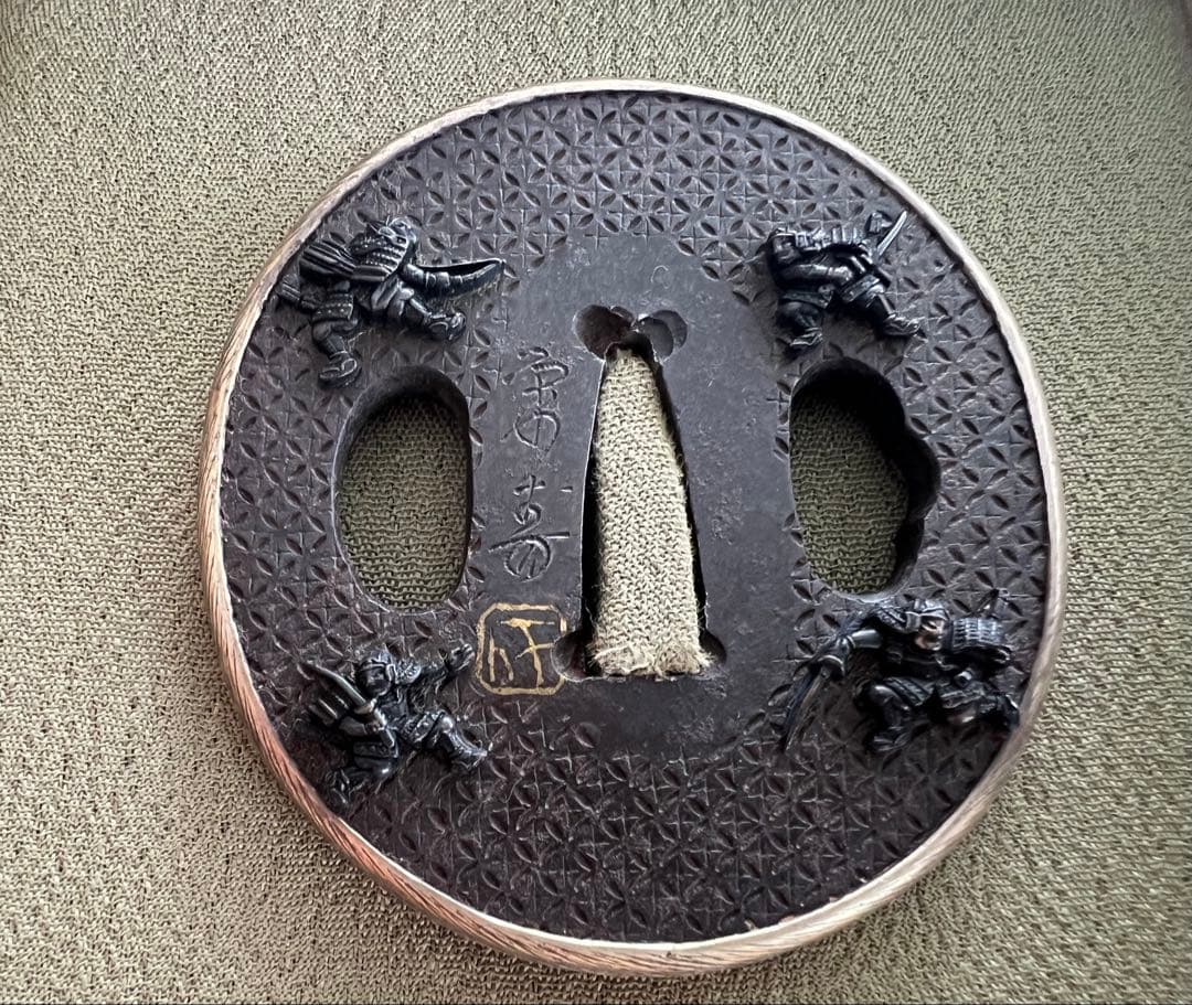 時代物 大小鍔 大小拵 武者 鎧 日本刀 収納桐箱 アンティーク