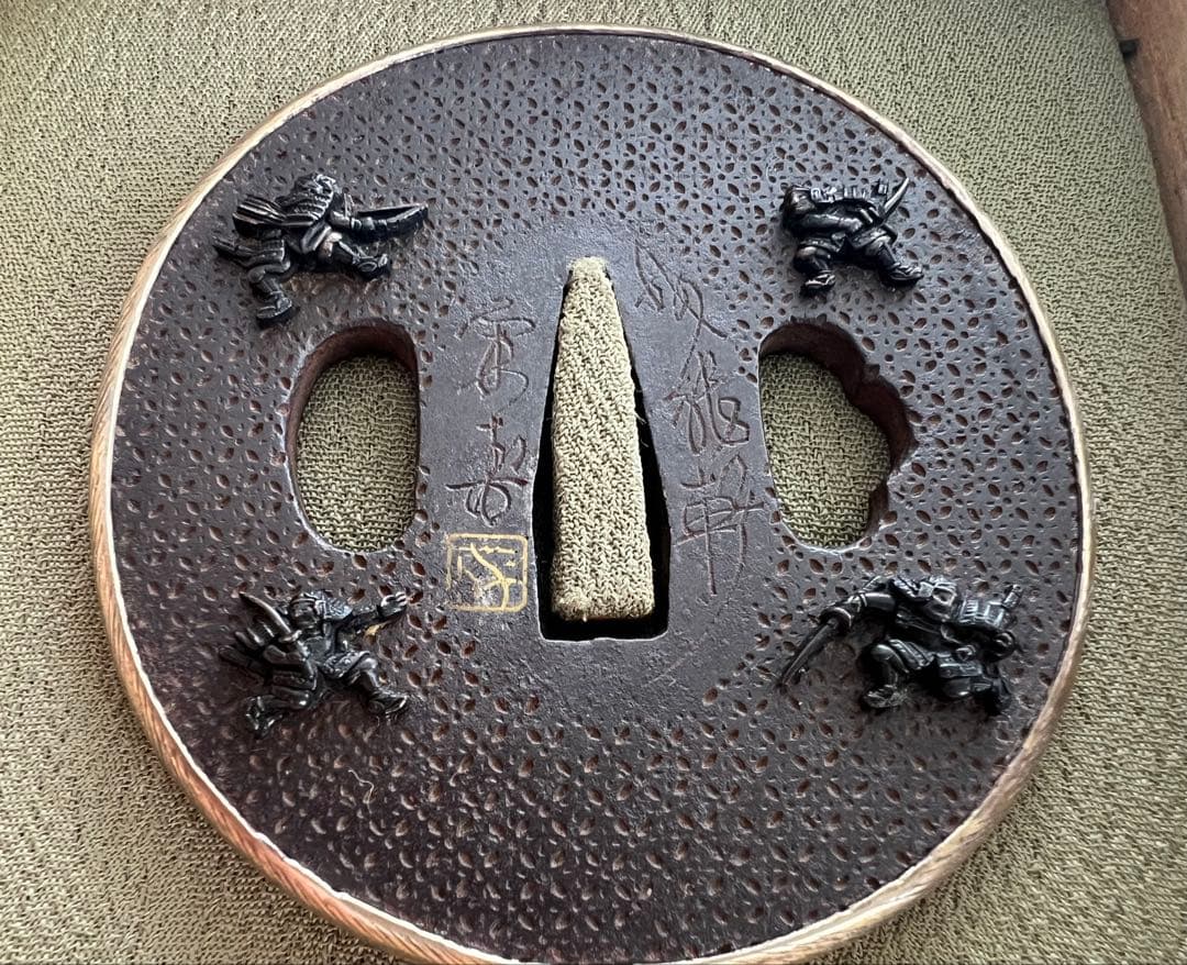 時代物 大小鍔 大小拵 武者 鎧 日本刀 収納桐箱 アンティーク