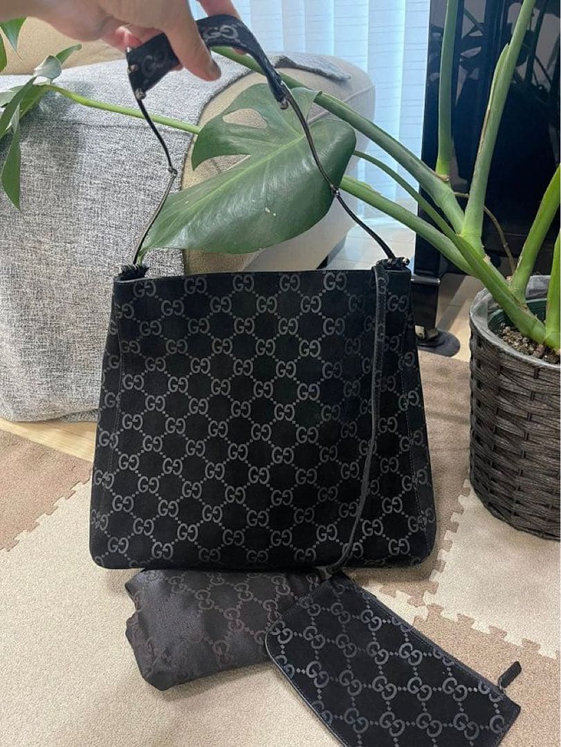 あき　GUCCI ブラック スエード　GGパターン ショルダーバッグ