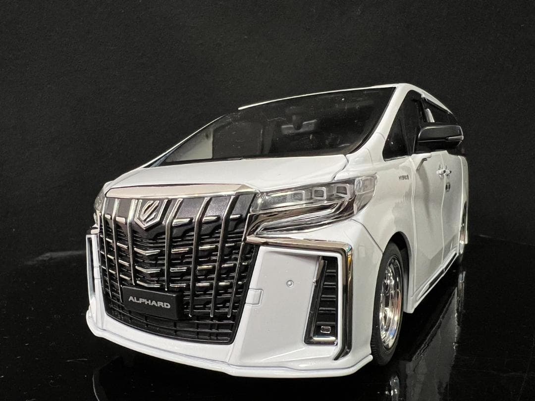 トヨタ TOYOTA アルファード 1/18 ミニカー ホワイト H171