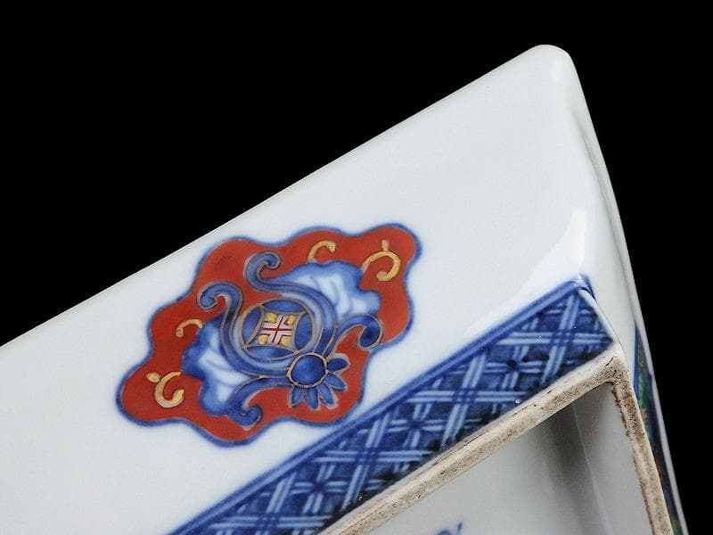 大聖寺伊万里 金襴手 七宝紋に寿紋の図 角皿 N624AS-CUv 美術